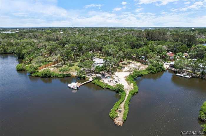 photo 1: 1326 S Estuary Drive, Crystal River FL 34429