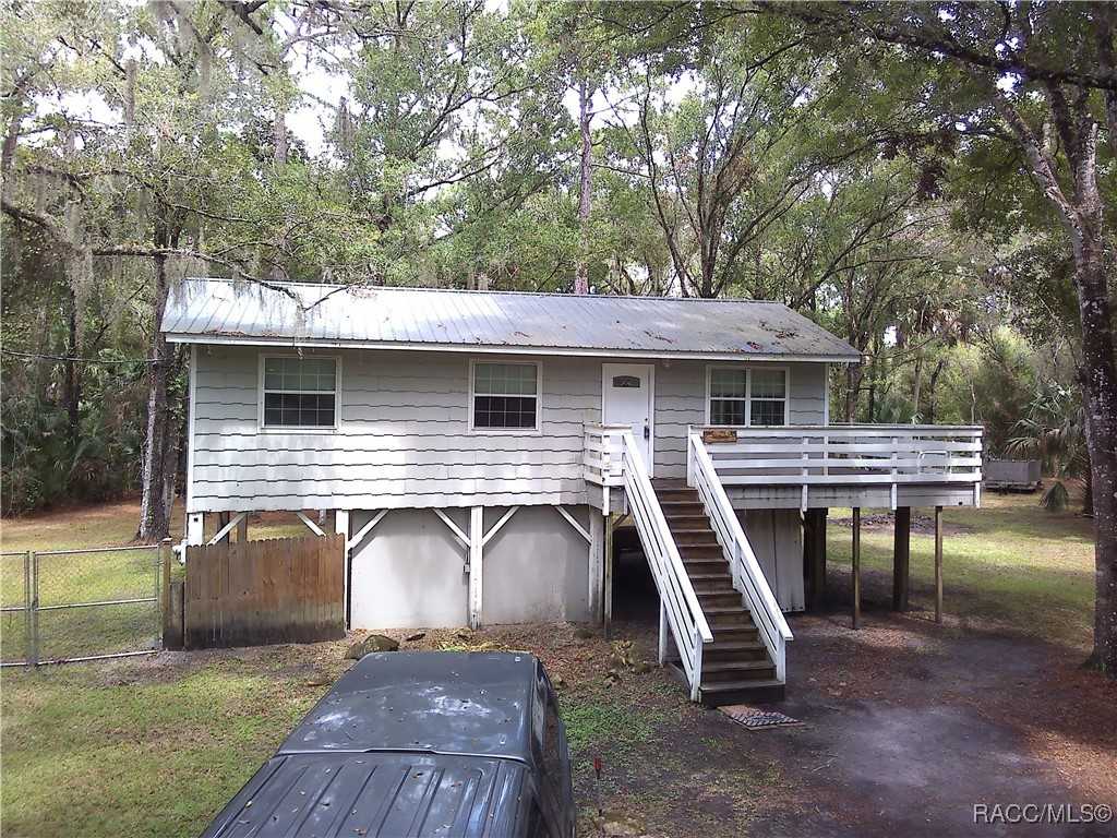 photo 1: 319 Shearer Street, Inglis FL 34449