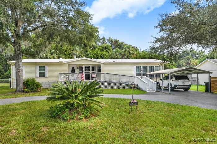 photo 1: 8475 W Buckwood Court, Homosassa FL 34448