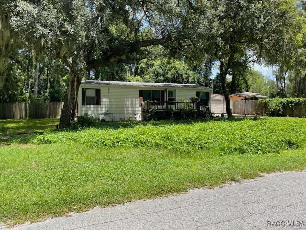 photo 1: 8009 E Peacock Lane, Floral City FL 34436