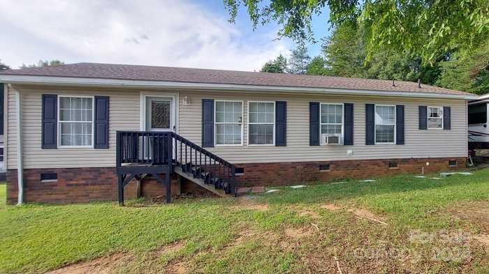 photo 1: 534 Queens Road, Gastonia NC 28052