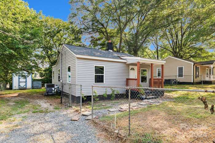 photo 2: 1405 Rankin Avenue, Gastonia NC 28052