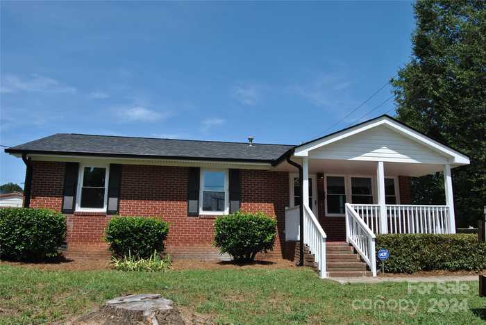 photo 2: 500 Doffin Lane, Gastonia NC 28052