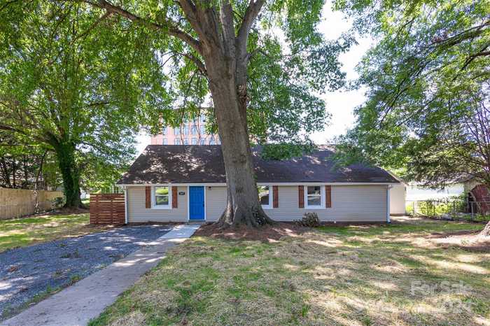 photo 1: 307 Ransom Street, Gastonia NC 28052