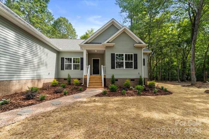 photo 2: 2754 Crowders Creek Road, Gastonia NC 28052