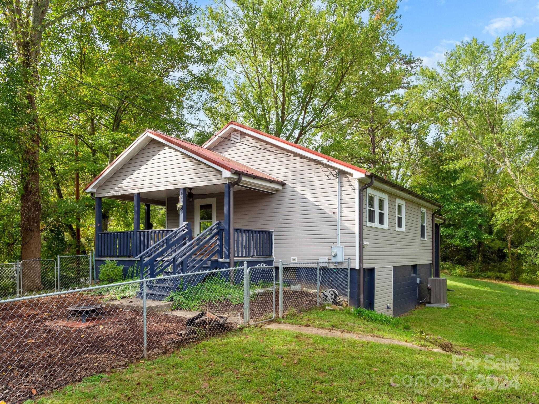 photo 2: 753 Sand Hill Road, Asheville NC 28806