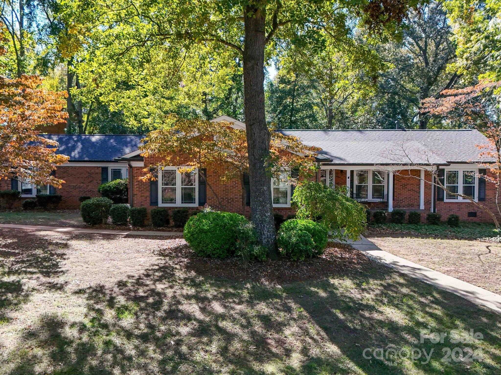 photo 1: 2219 Hearthstone Drive, Gastonia NC 28056