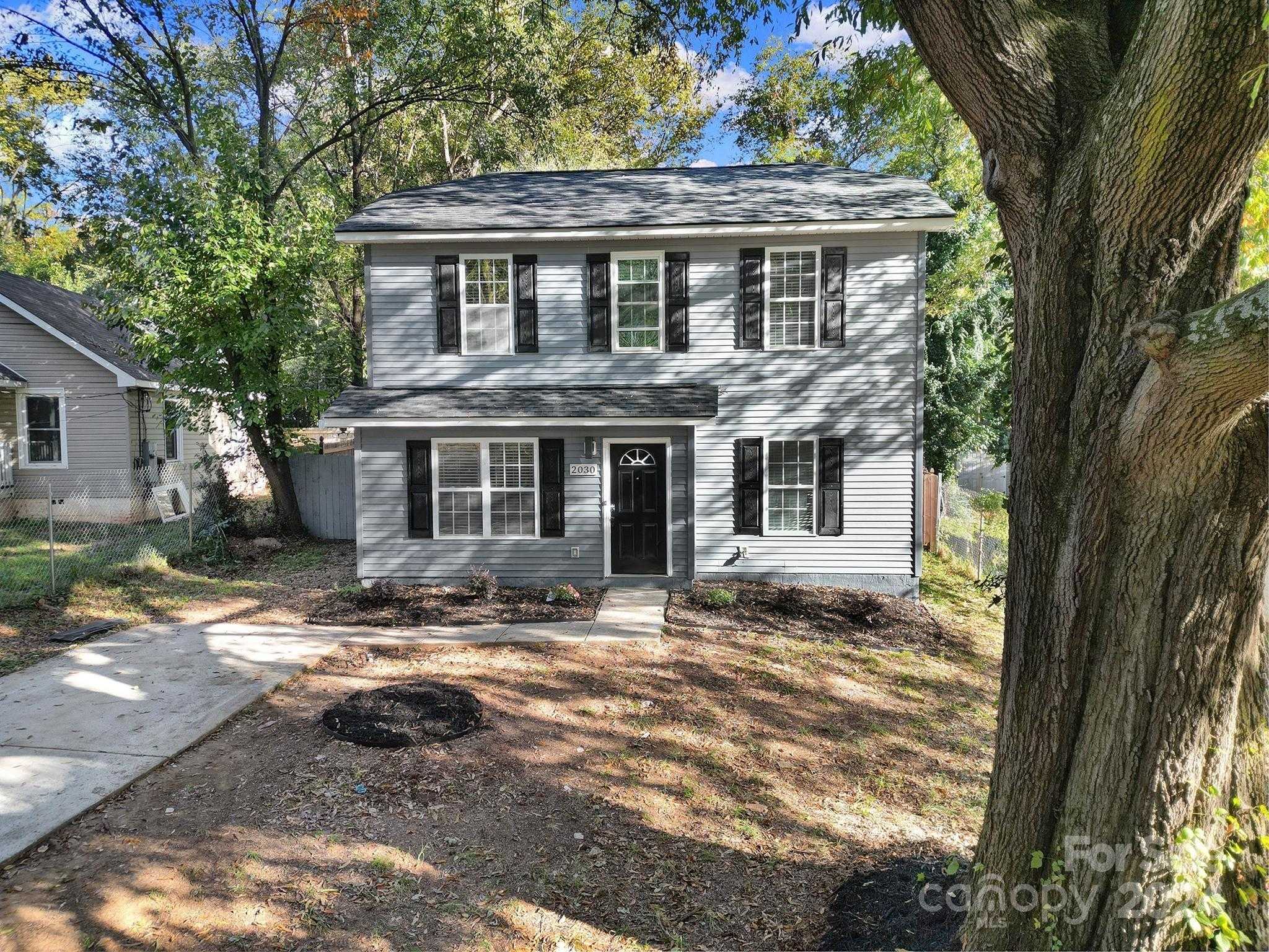 photo 1: 2030 Vinton Street, Charlotte NC 28216