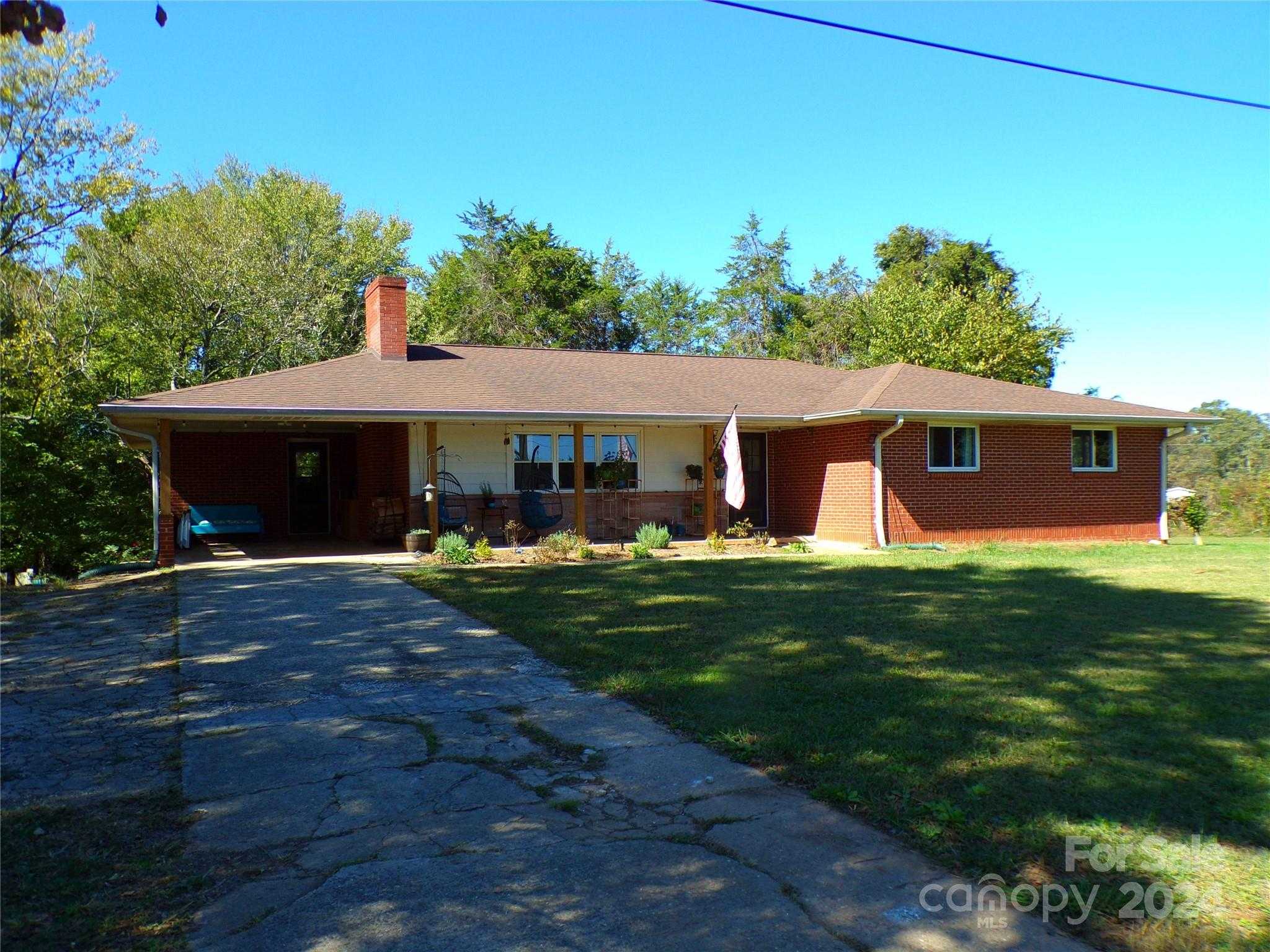 photo 2: 4331 Sulphur Springs Road NE, Hickory NC 28601