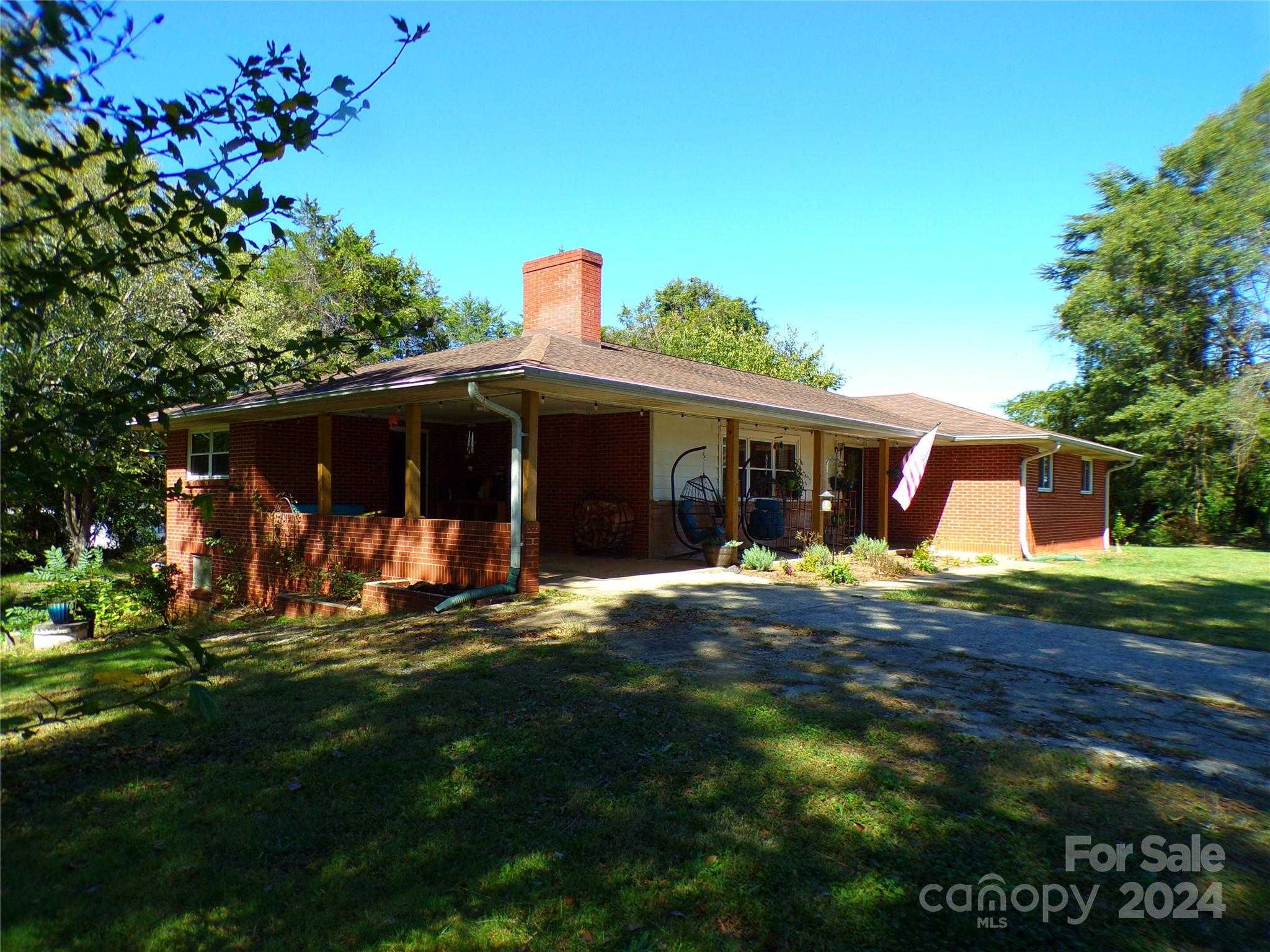 photo 3: 4331 Sulphur Springs Road NE, Hickory NC 28601