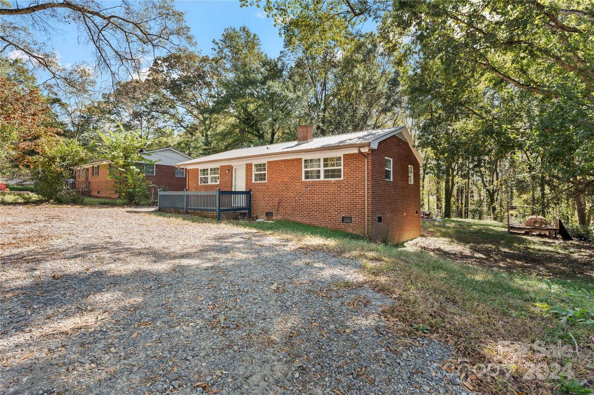 photo 1: 2515 Mary Avenue, Gastonia NC 28052