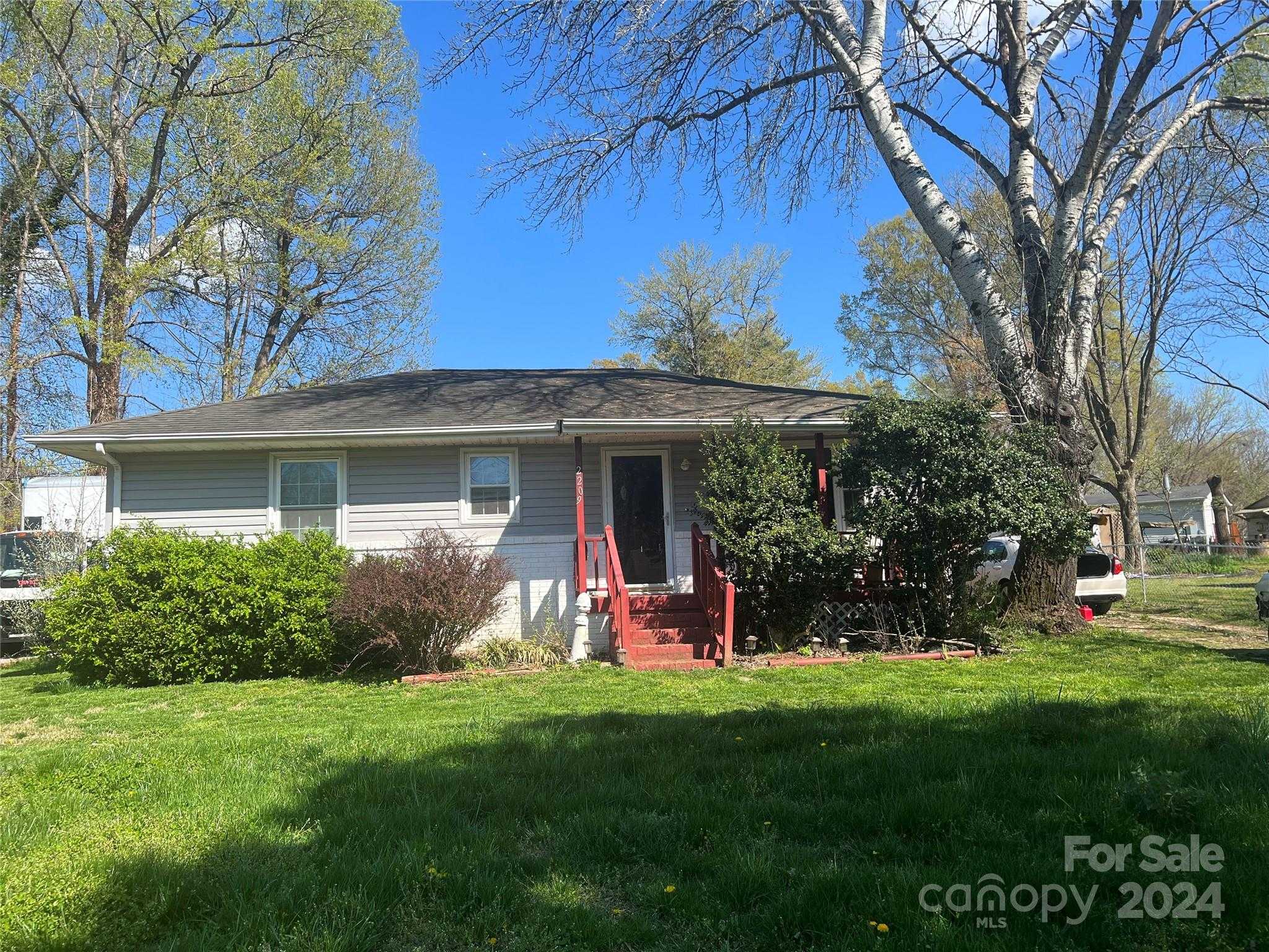 photo 1: 2209 Hodgin Street, Gastonia NC 28056