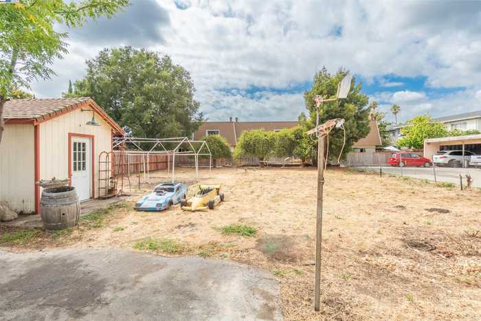 photo 2: 20393 Anita Ave, Castro Valley CA 94546