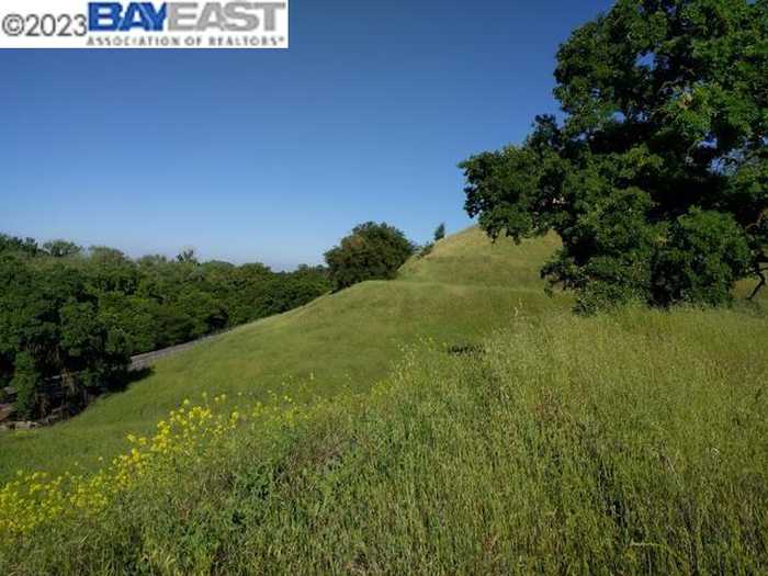 photo 2: 12221 Rodden Rd, Oakdale CA 95361