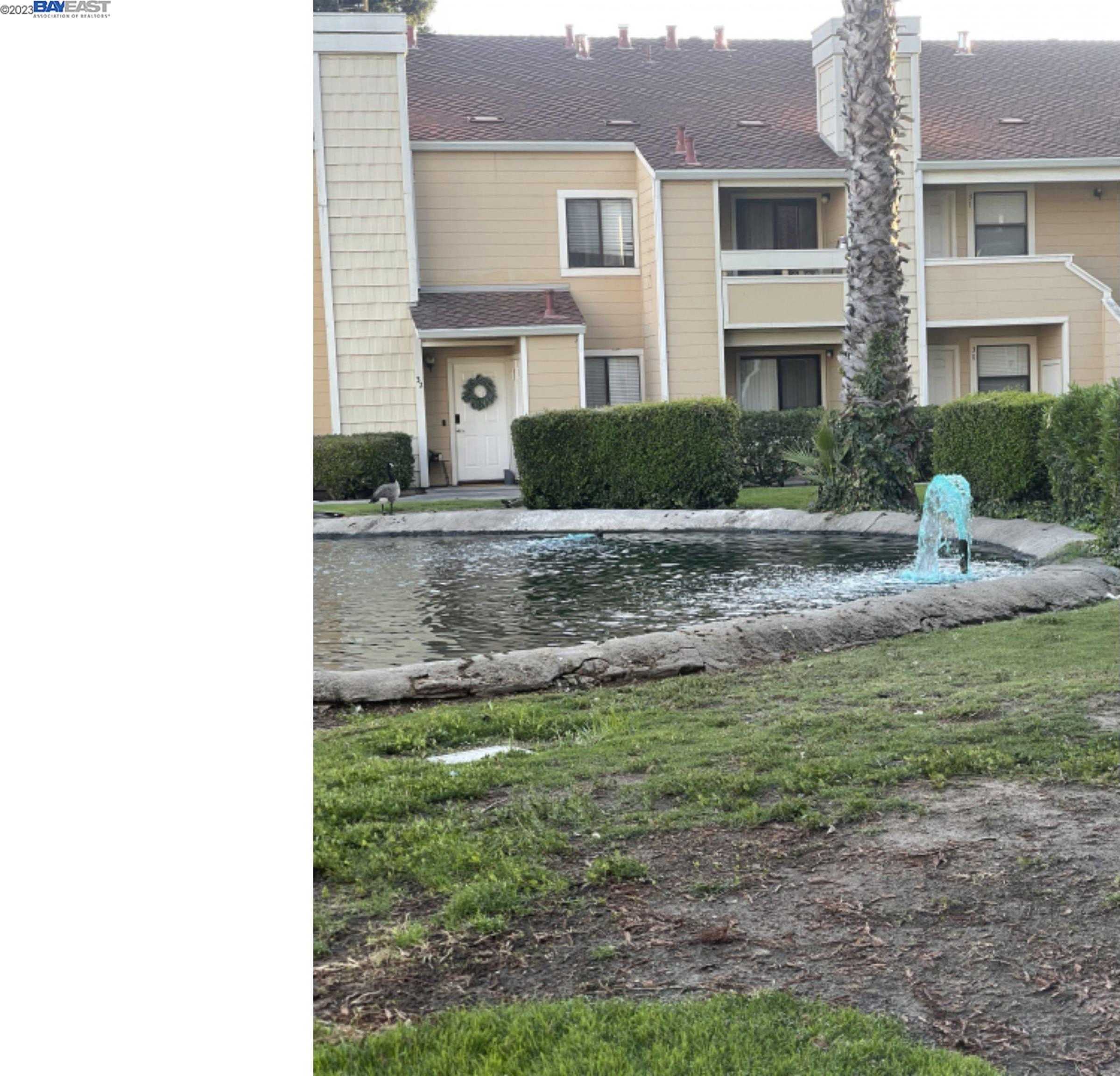 photo 1: 1733 Pyrenees Ave Unit 122, Stockton CA 95210