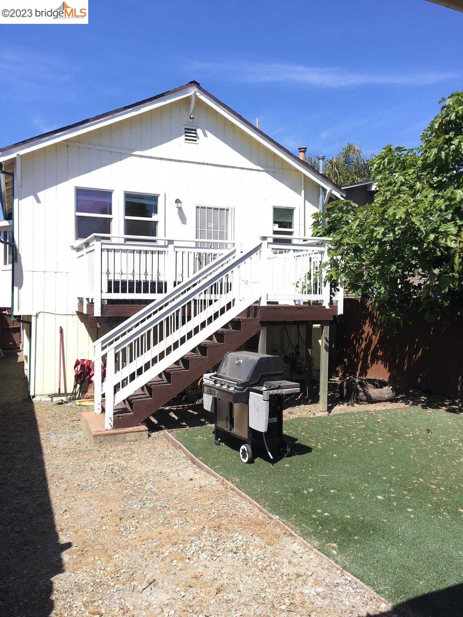 photo 2: 11050 Apricot St, Oakland CA 94603