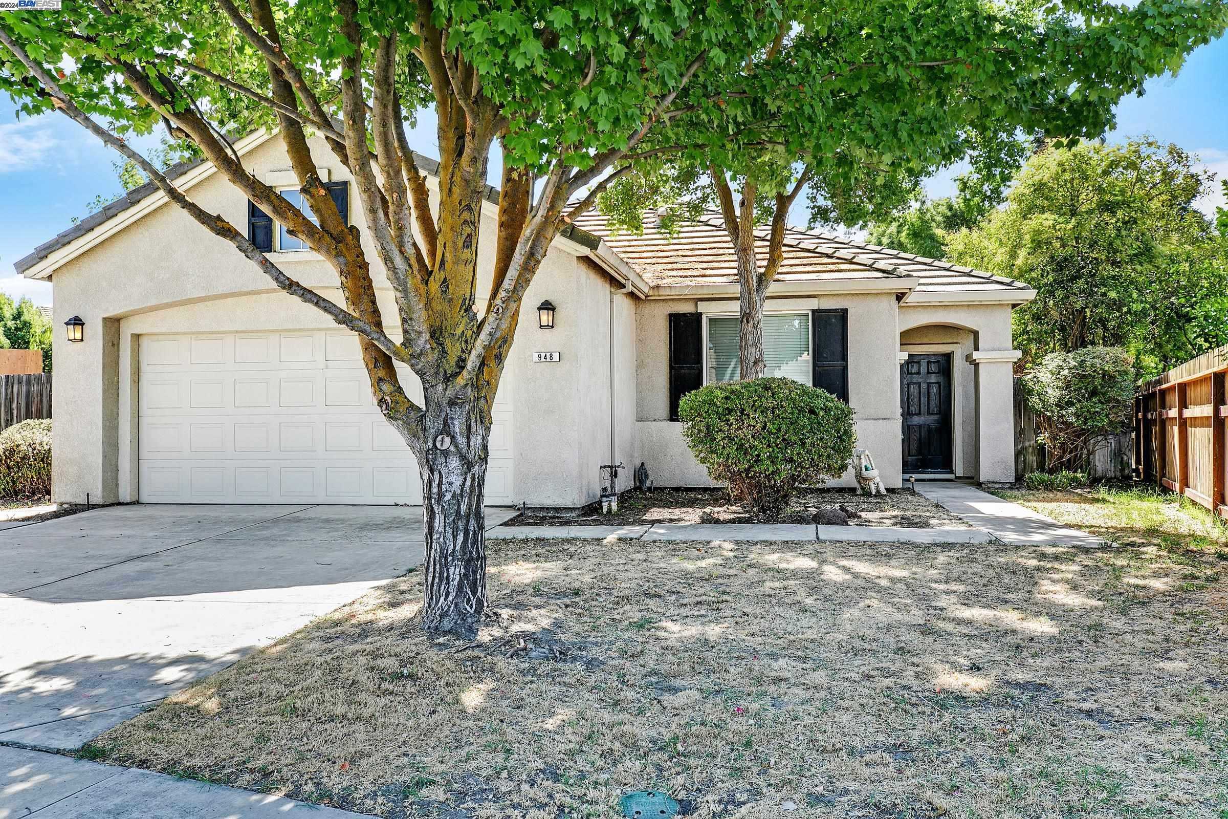 photo 2: 948 Monarch Ct, Manteca CA 95337