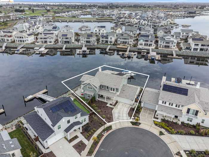 photo 1: 291 Waterside Pl, Bethel Island CA 94511