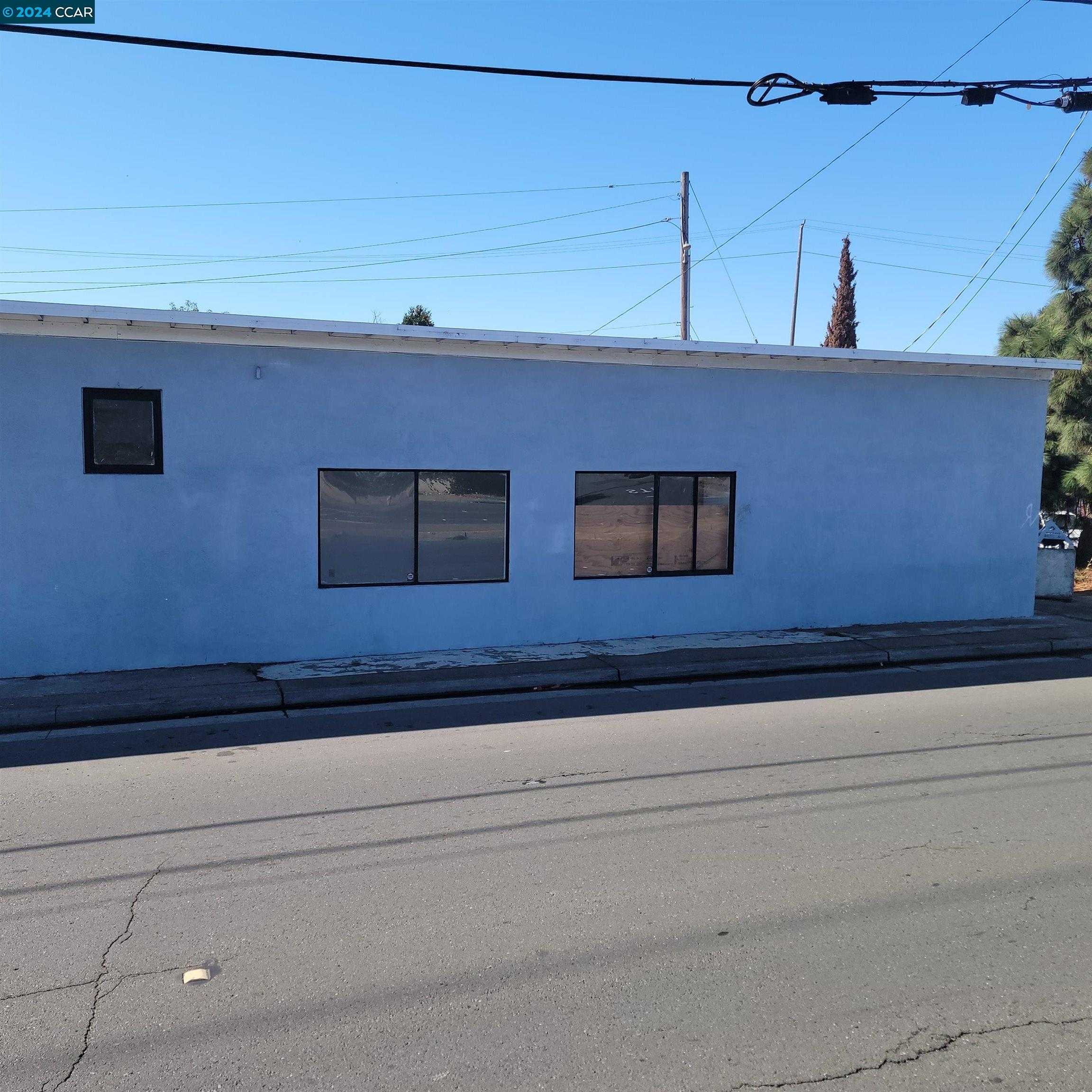 photo 2: 1303 Carlson Boulevard, Richmond CA 94804