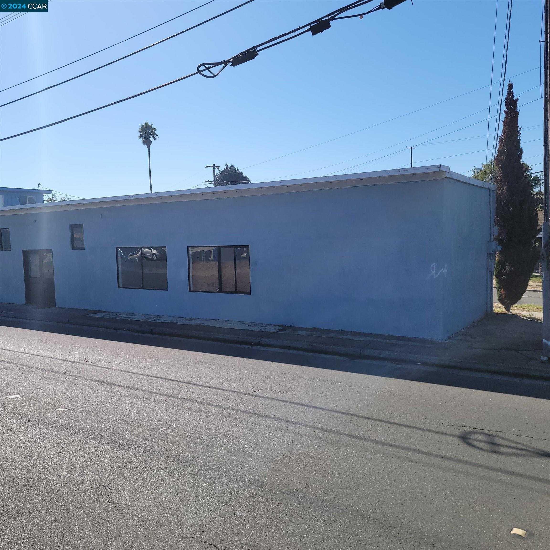 photo 3: 1303 Carlson Boulevard, Richmond CA 94804