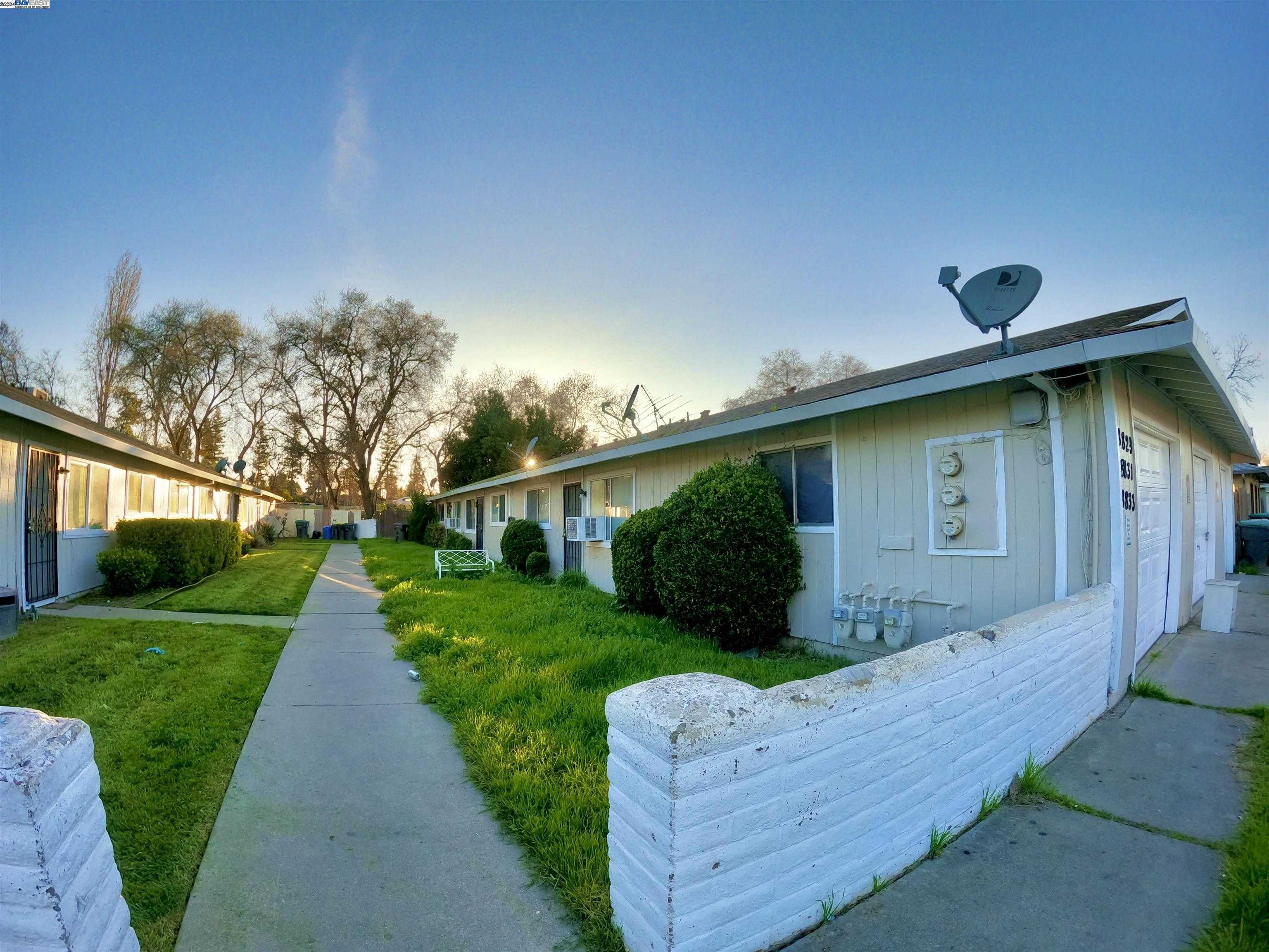 photo 2: 8829 Kelley Dr, Stockton CA 95209