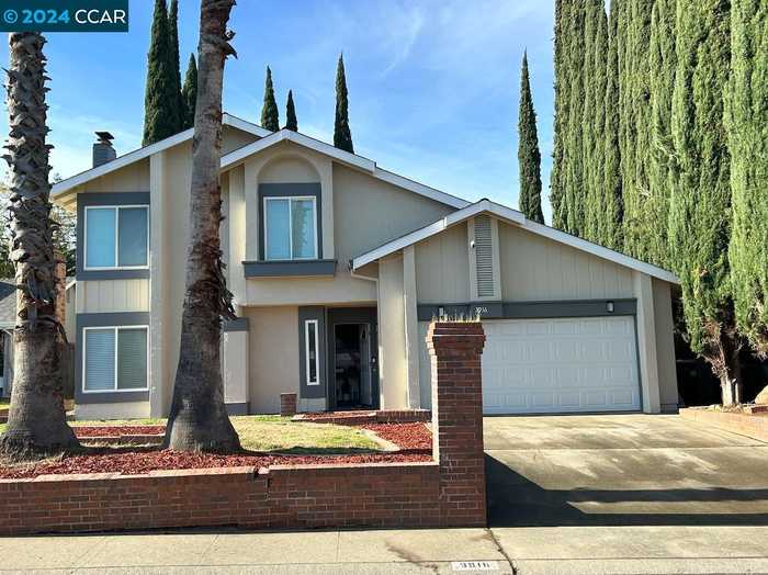 photo 1: 3916 Tillamook Way, Sacramento CA 95826