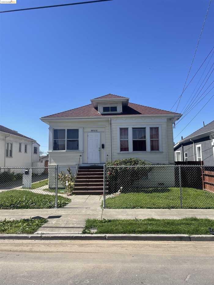 photo 1: 9845 B St, Oakland CA 94603