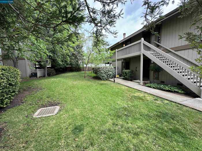 photo 1: 1544 Bailey Rd Unit 30, Concord CA 94521