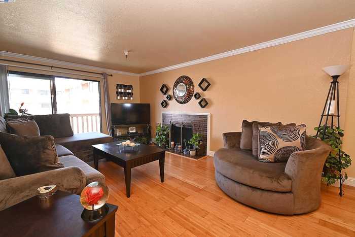 photo 2: 1400 Carpentier St Unit #309, San Leandro CA 94577