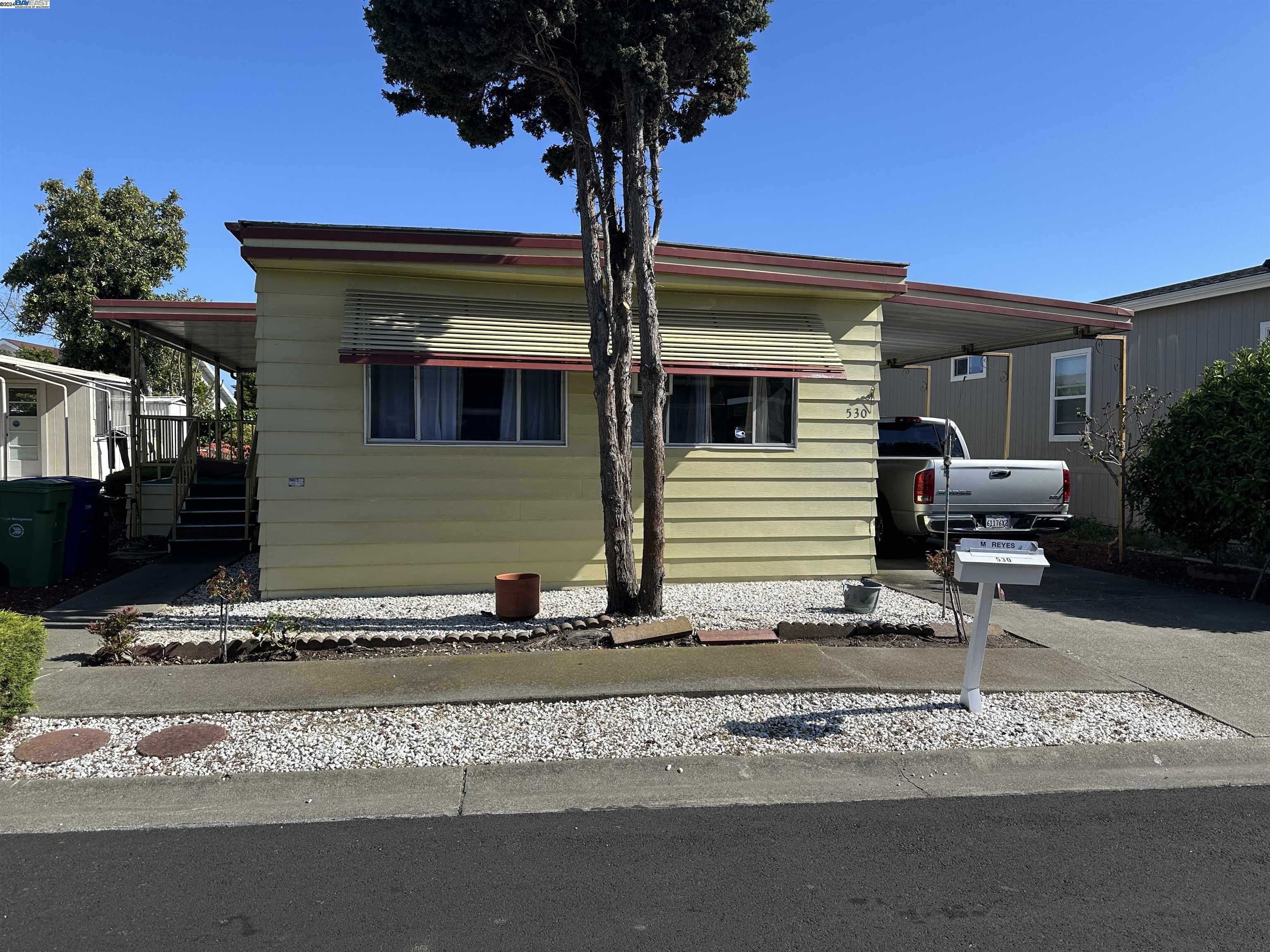 photo 1: 1150 W Winton Ave Unit 530, Hayward CA 94545