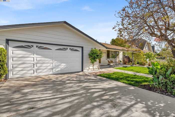 photo 2: 4644 Griffith Ave, Fremont CA 94538