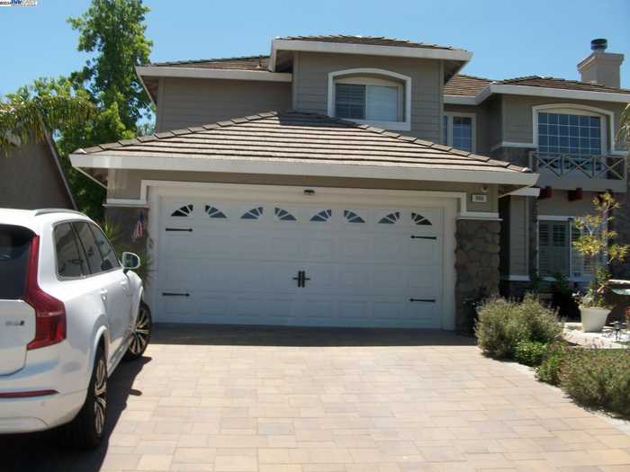 photo 1: 988 New Holland Ct, Brentwood CA 94513