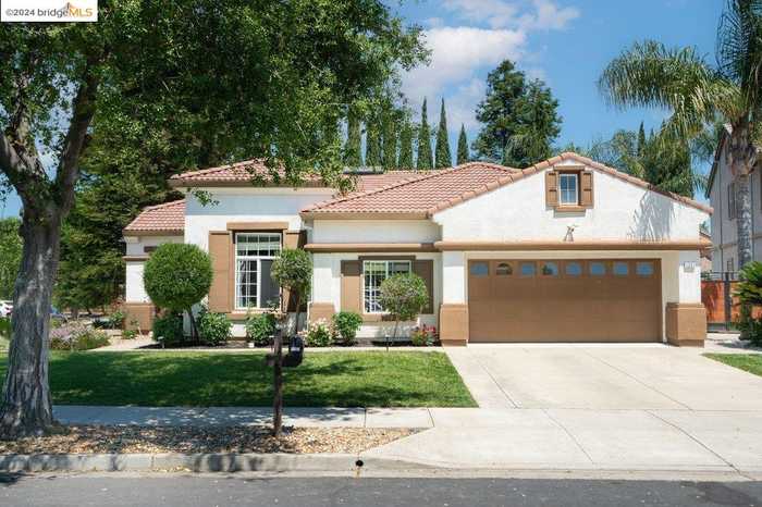 photo 2: 1361 Crescent Dr, Brentwood CA 94513