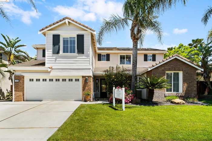 photo 1: 709 Seminole Ct, Discovery Bay CA 94505