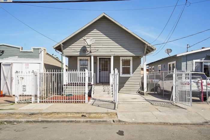 photo 1: 1329 94Th Ave, Oakland CA 94603