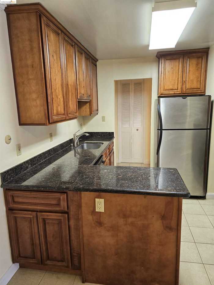 photo 1: 1699 Laguna St Unit 305, Concord CA 94520