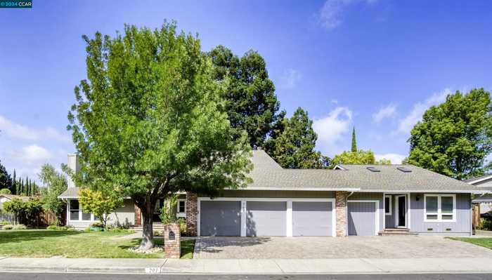 photo 1: 767 Buckingham Ct, Walnut Creek CA 94598