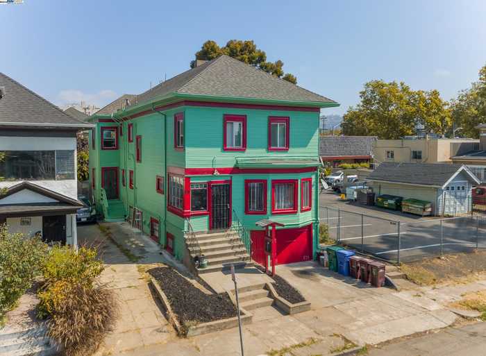 photo 1: 518 44Th St, Oakland CA 94609