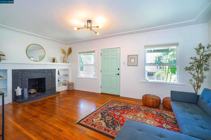 photo 1: 4000 Santa Rita St, Oakland CA 94601