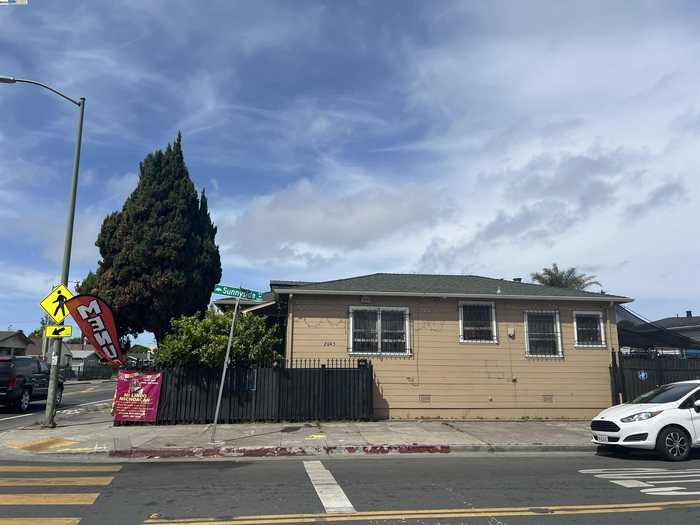 photo 1: 2045 98th ave, Oakland CA 94603