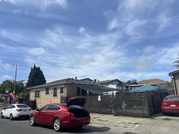 photo 2: 2045 98th ave, Oakland CA 94603