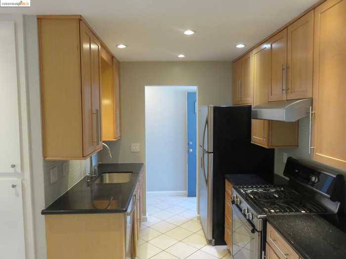 photo 2: 38228 Paseo Padre Pkwy Unit 31, Fremont CA 94536