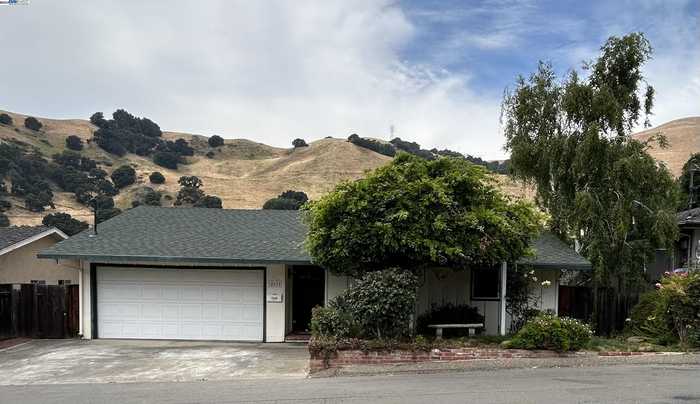 photo 2: 38019 Stenhammer Dr, Fremont CA 94536