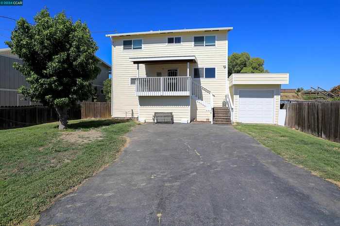 photo 2: 3667 Willow Rd, Bethel Island CA 94511