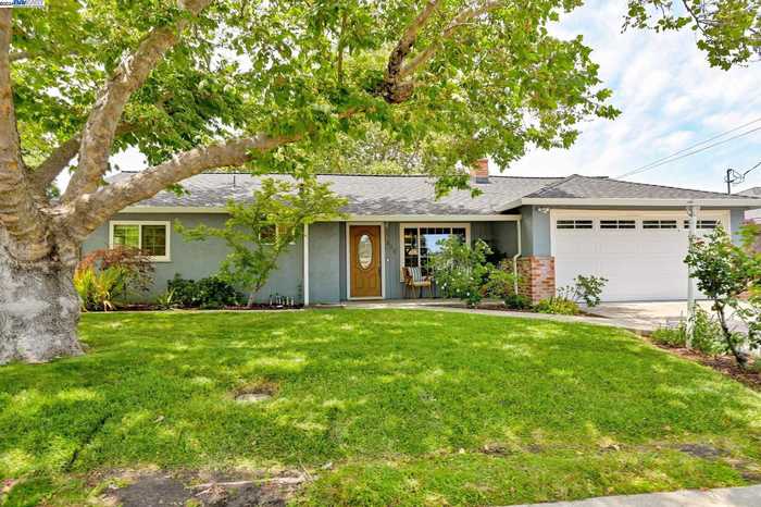 photo 1: 2436 Marcia Dr, Pleasant Hill CA 94523