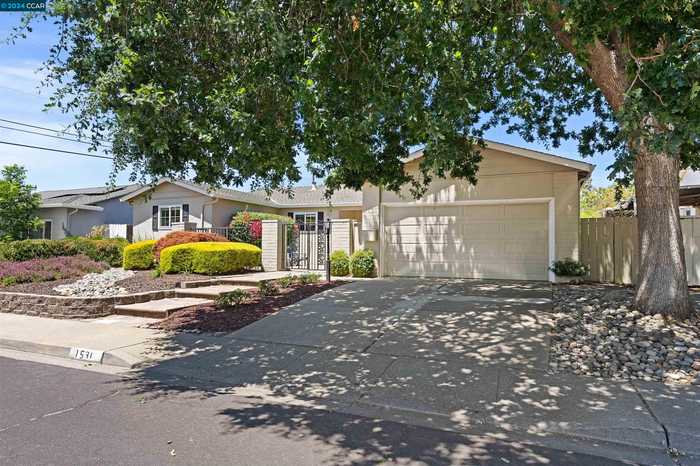 photo 2: 1531 Heartwood Dr, Concord CA 94521