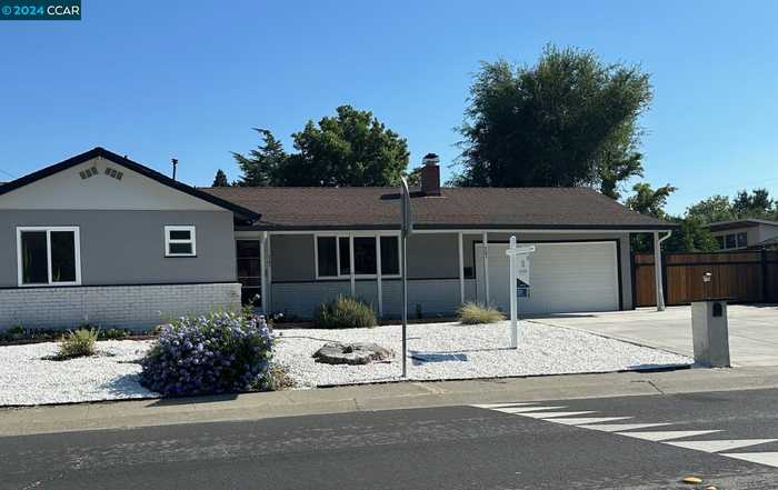 photo 1: 2301 N 6Th St, Concord CA 94519