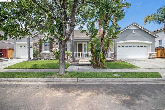 photo 2: 1832 La Fonte Dr, Brentwood CA 94513