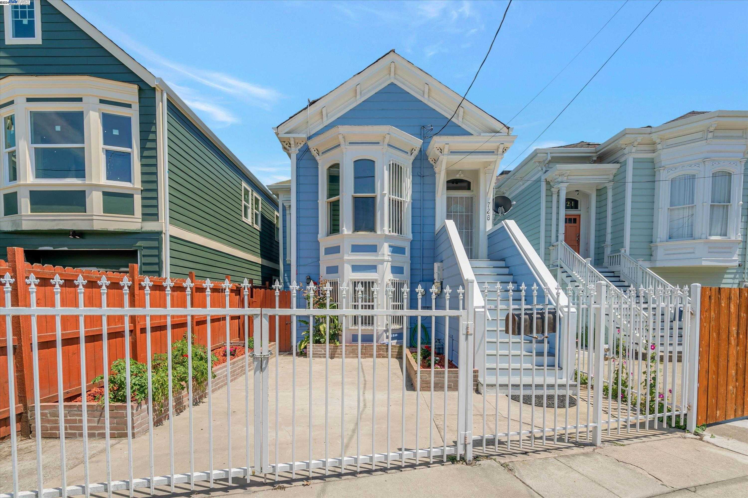 photo 1: 728 Campbell Street, Oakland CA 94607