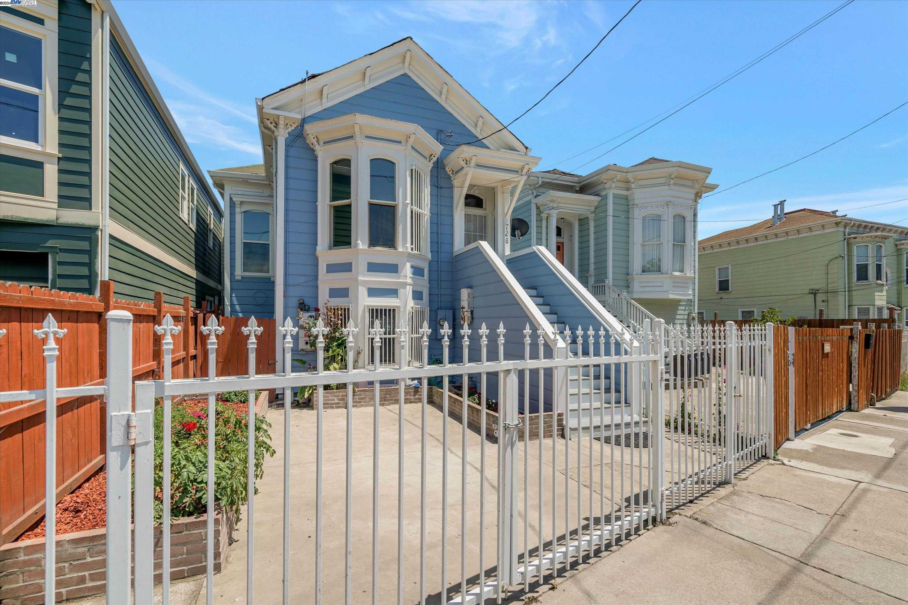 photo 2: 728 Campbell Street, Oakland CA 94607